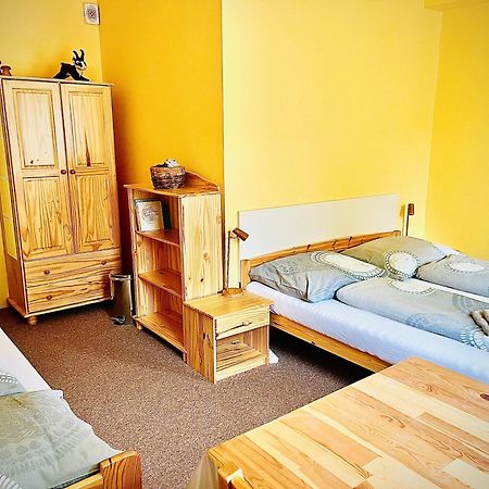 P&P Jicin Apartments - Soukrome 2-3 Luzkove Pokoje S Vlastni Kuchyni A Koupelnou Екстер'єр фото