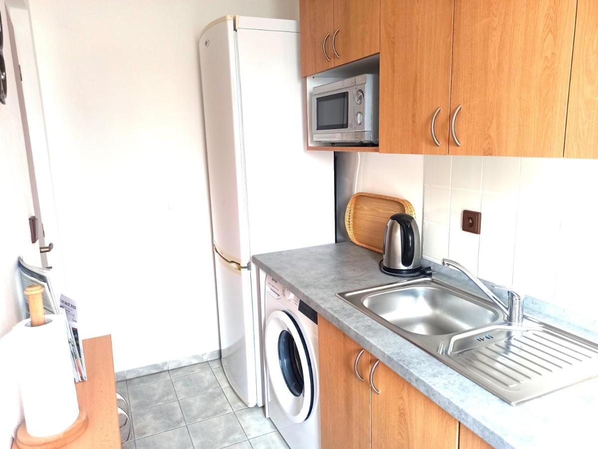 P&P Jicin Apartments - Soukrome 2-3 Luzkove Pokoje S Vlastni Kuchyni A Koupelnou Екстер'єр фото
