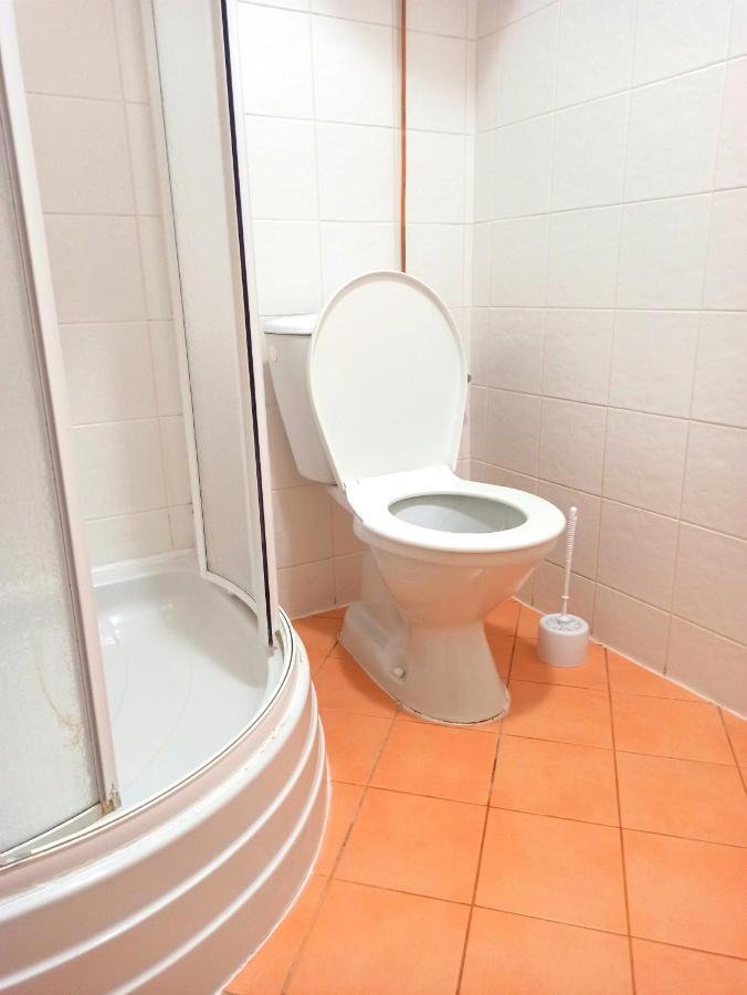 P&P Jicin Apartments - Soukrome 2-3 Luzkove Pokoje S Vlastni Kuchyni A Koupelnou Екстер'єр фото