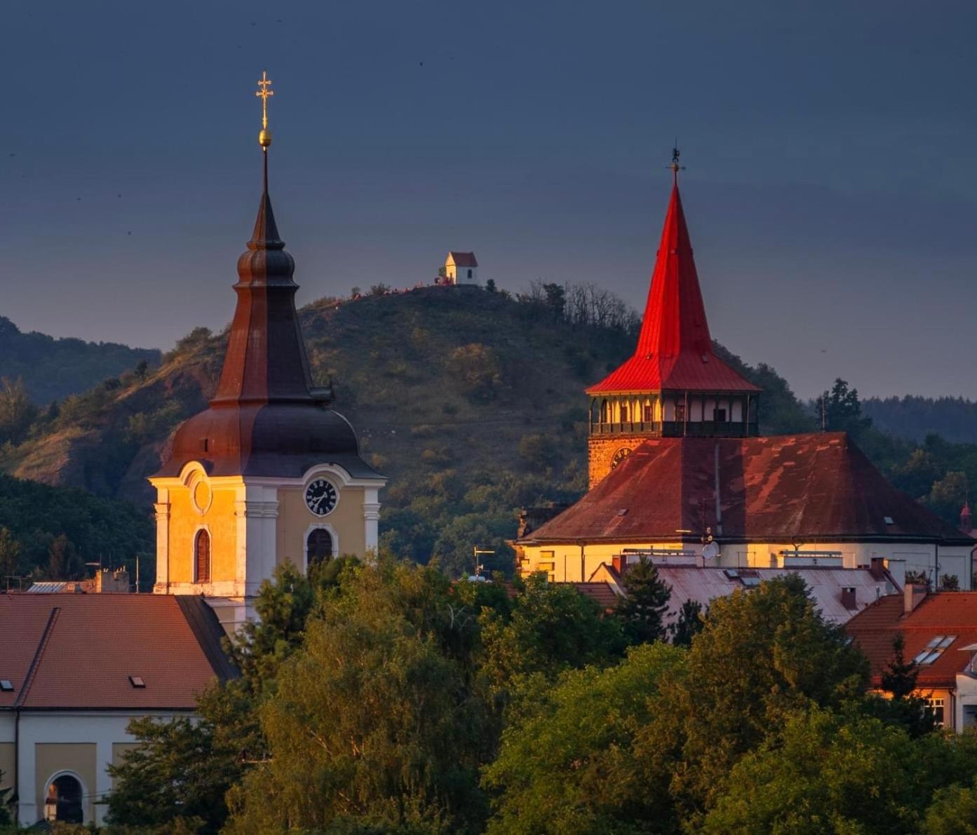 P&P Jicin Apartments - Soukrome 2-3 Luzkove Pokoje S Vlastni Kuchyni A Koupelnou Екстер'єр фото