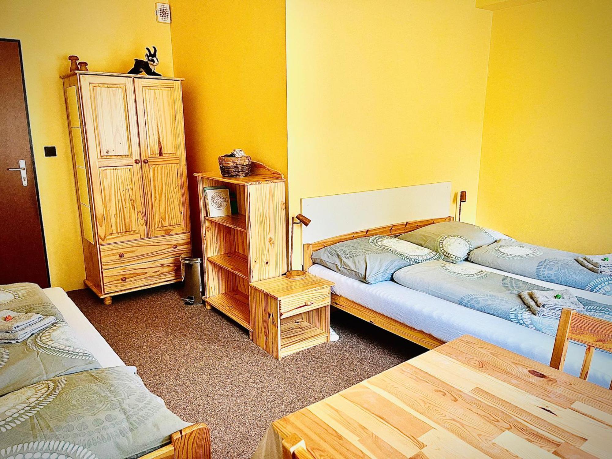 P&P Jicin Apartments - Soukrome 2-3 Luzkove Pokoje S Vlastni Kuchyni A Koupelnou Екстер'єр фото